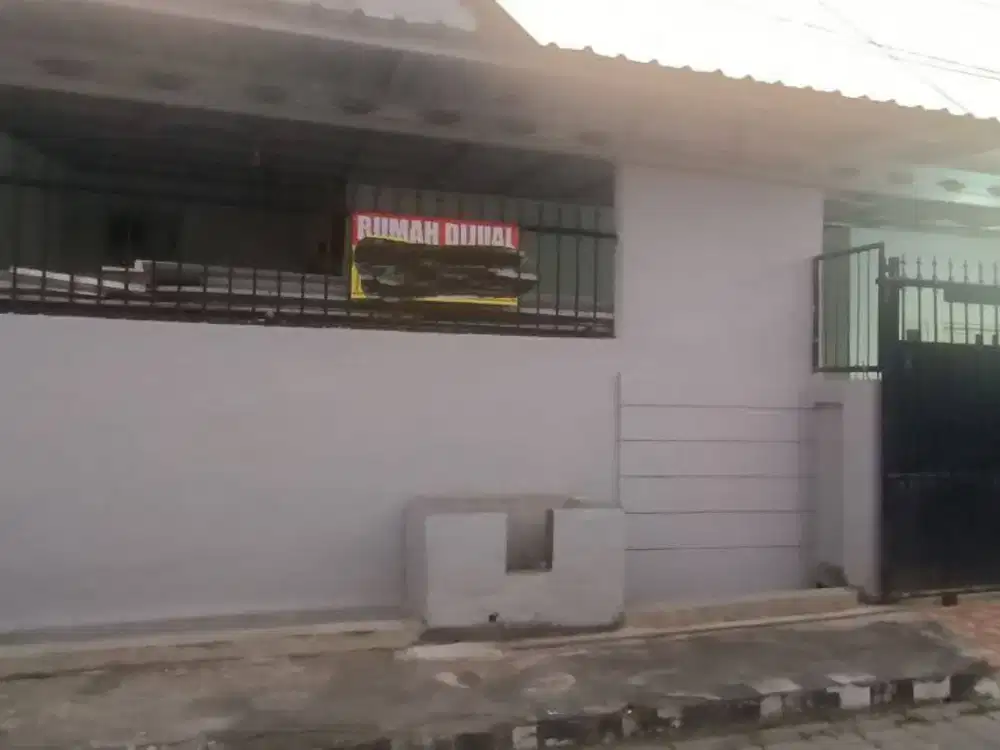 Rumah Wiguna Timur Hadap : Timur PLN : 900 watt