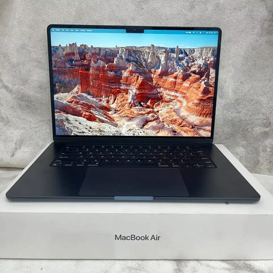 Macbook Air 15 inch, M2 2023 Fullset RAM 16GB SSD 1TB