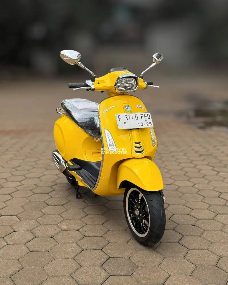 JUAL MURAH VESPA SPRINT 150 iGET ABS FACELIFT 2019 MULUS