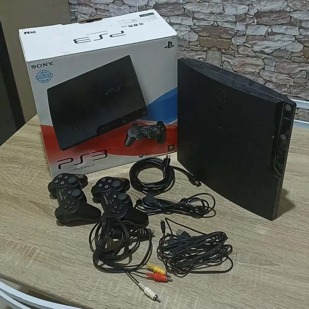Playstation PS 3 Slim 160gb Seri 2000 Fullset Mulus Normal
