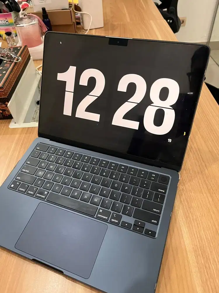 MacBook Air M3 13 (2024) Midnight - Mulus Like New! Bonus iBacks Case