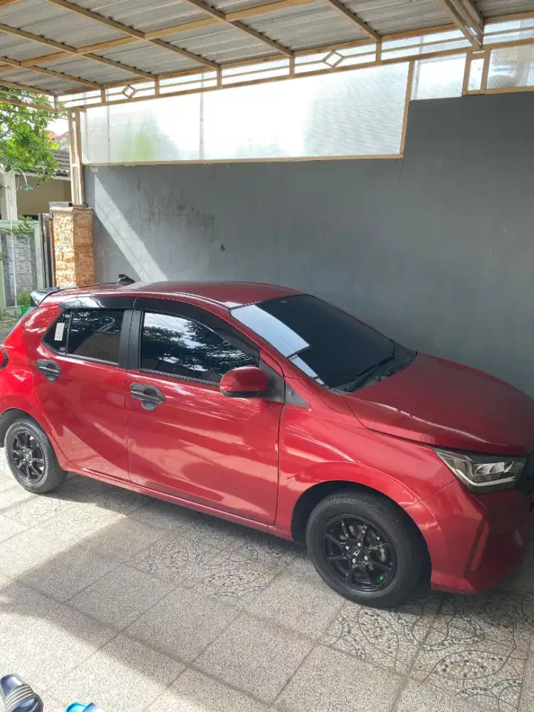 DAIHATSU AYLA 1,3 R MANUAL