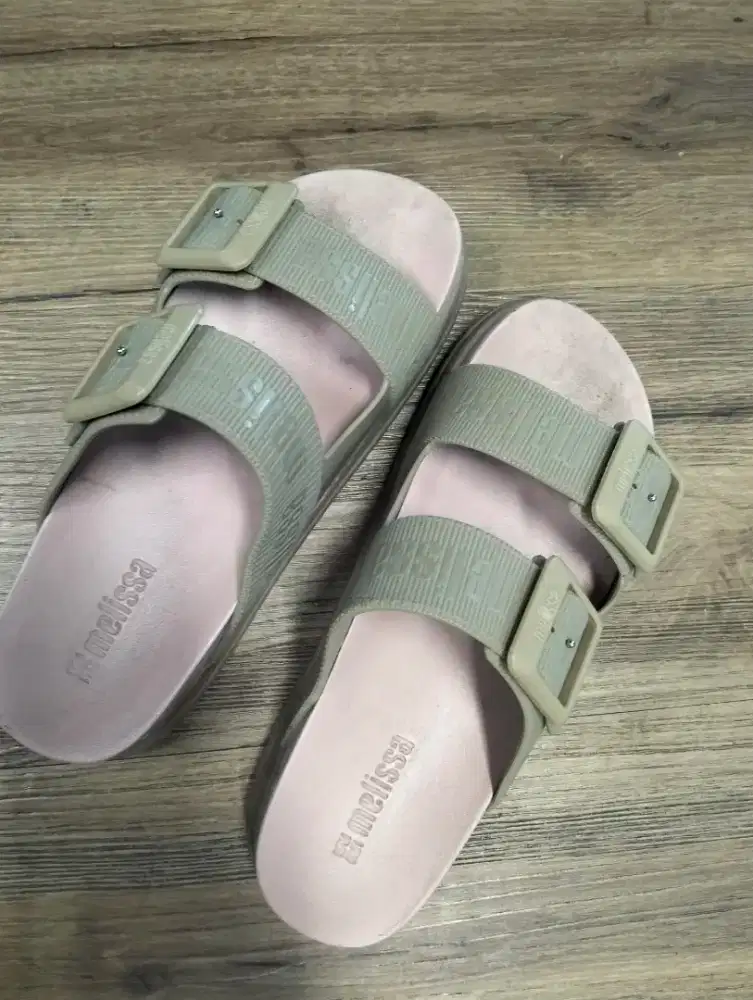 Sandal Melissa coklat muda