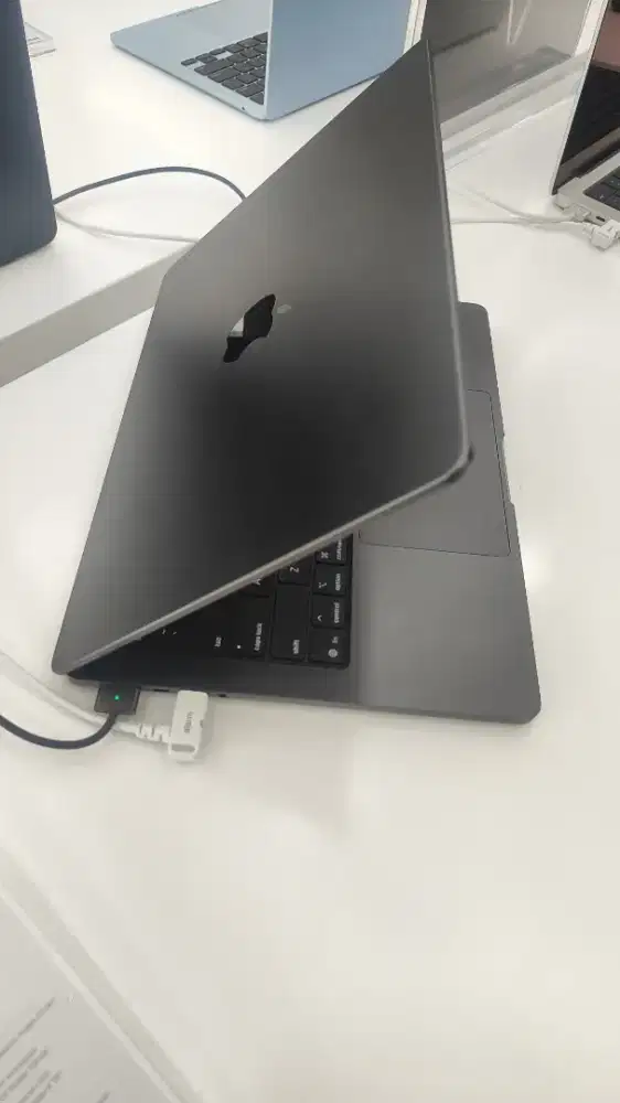 MacBook Pro M5 – RAM 16GB / SSD 512GB – Performa Gahar