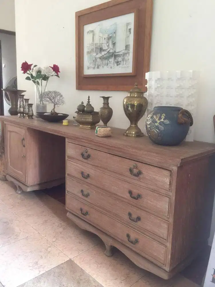 Lemari Antik Jati Hara Super Kolektor