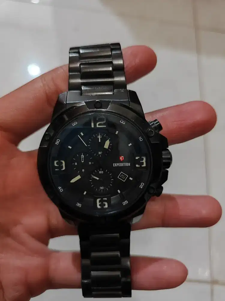 Jam tangan Expedition hitam