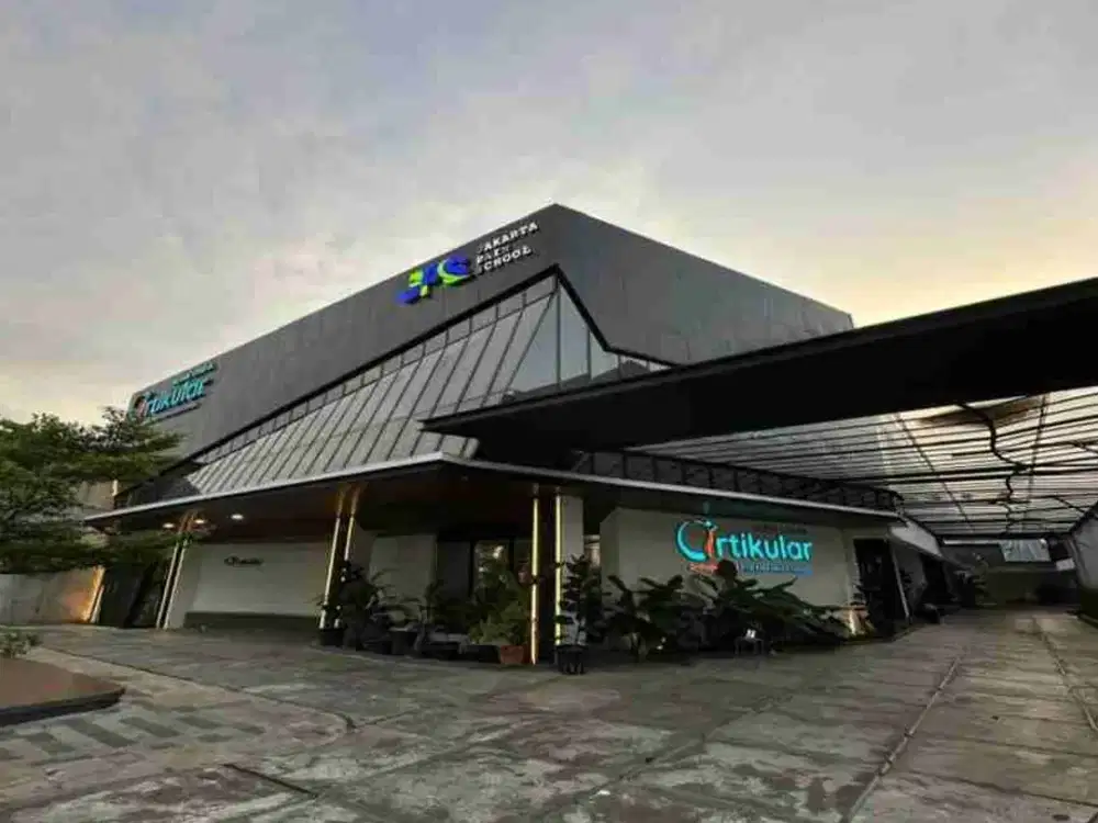 sewa Gedung siap pakai Cocok resto,sekolah,klinik radio dalam raya Jaksel