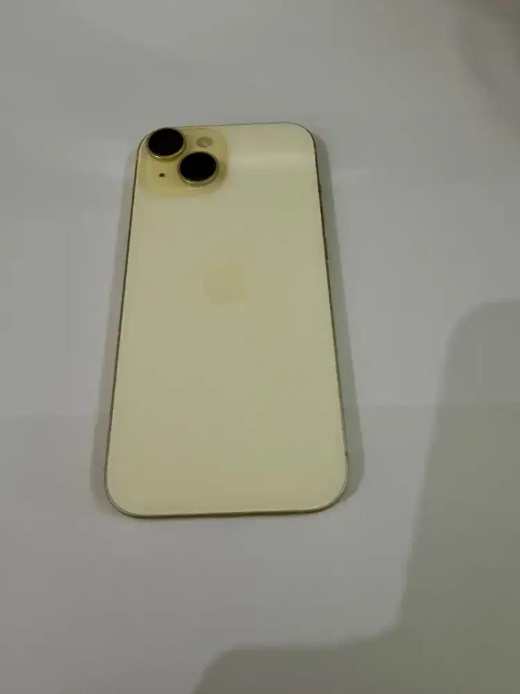 Dijual Iphone 15 128gb yellow
