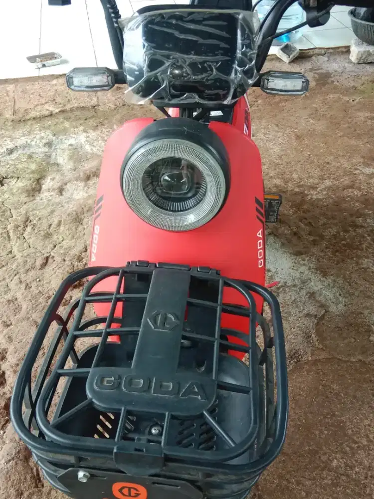 selis sepeda listrik baru 9 bulan pakai