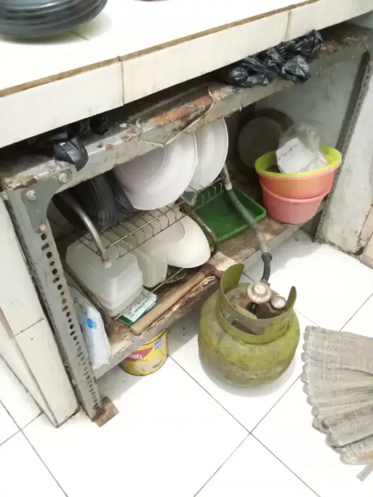 Di jual cepat rak besi