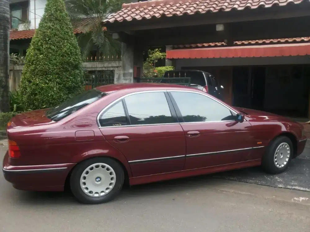 Dijual BMW 523i tahun 1996, km rendah sekali