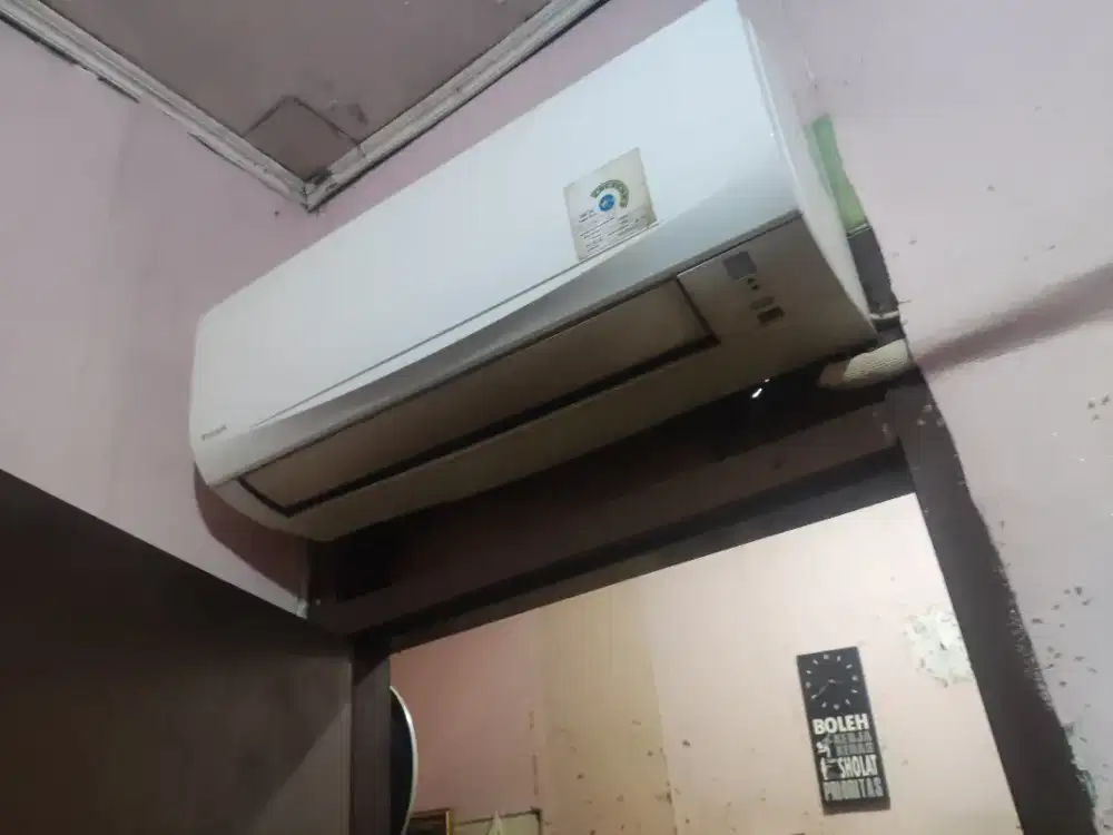 AC Daikin 1PK indoor dan outdoor