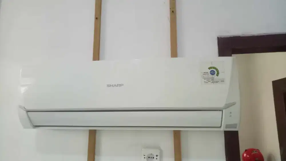 AC split 1/2 pk merek Sharp mulus