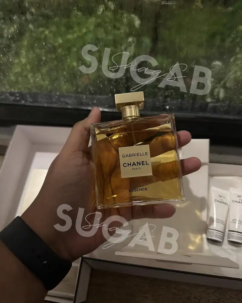 GABRIELLE CHANEL ESSENCE - Eau De Parfume Spray (used once)