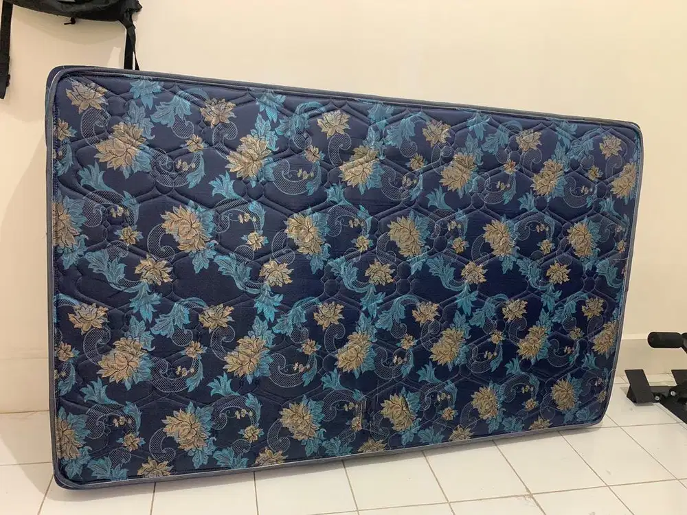 Kasur spring bed