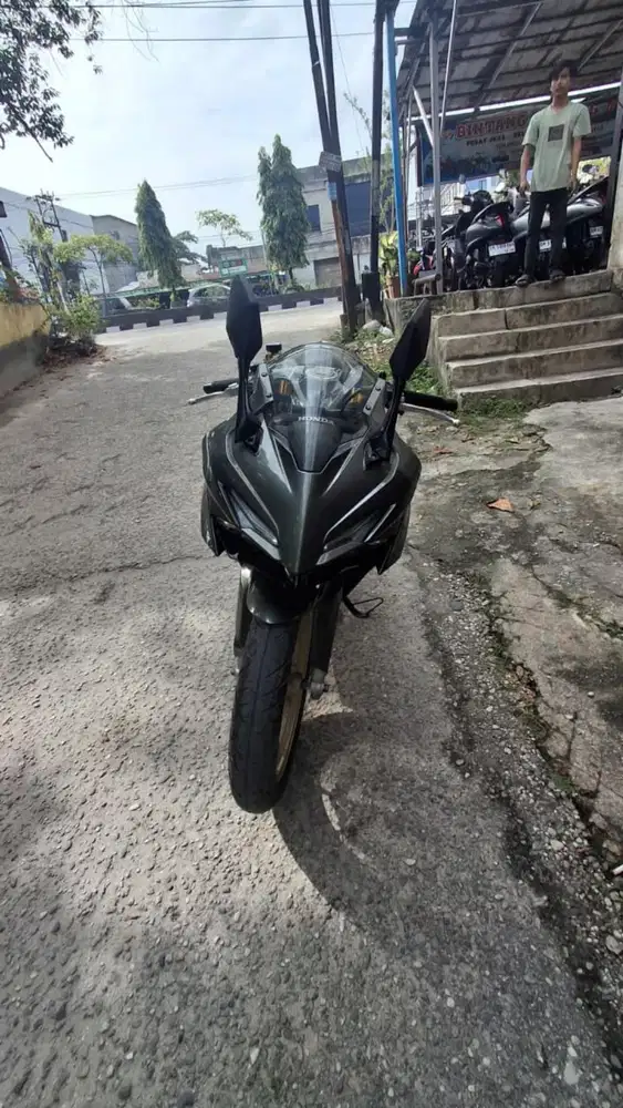 Dijual cepat Honda CBR 150 tahun 2021