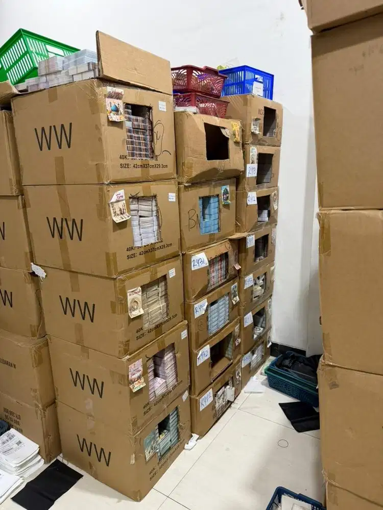 Admin packing dan bongkar muat barang