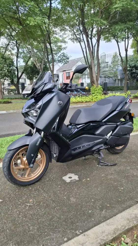 Xmax Connected 2023,Low Odo