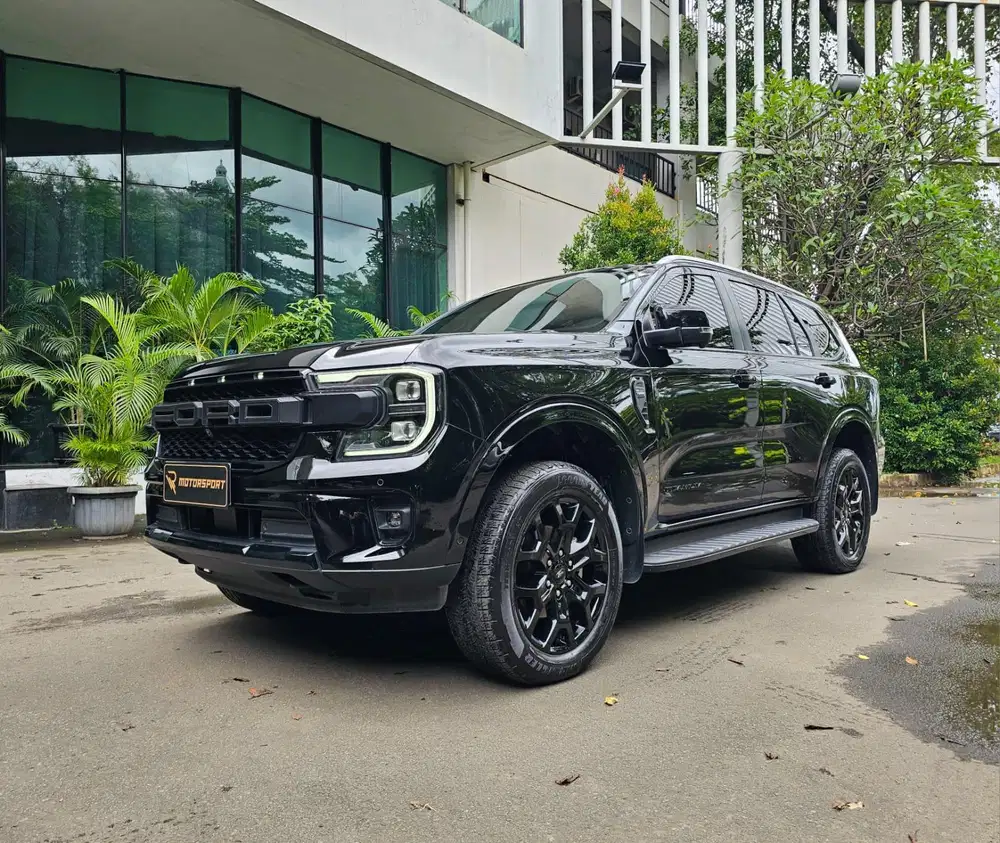 (ODO: 7rb) Ford Everest Titanium 4x4 2024 low km