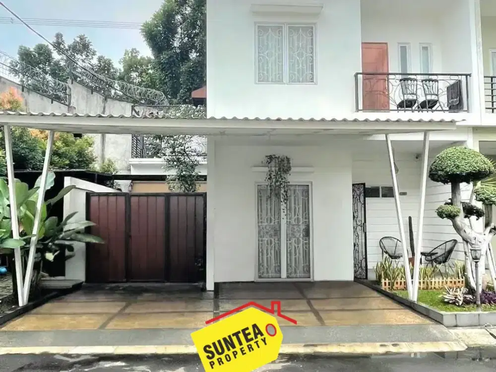 Rumah Cantik Lokasi Bagus Nempel Sektor 9 Siap Huni - 0178