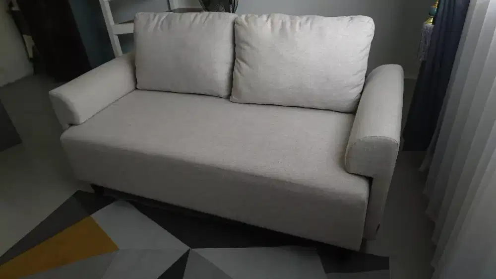 Sofa Vanila dua bantal