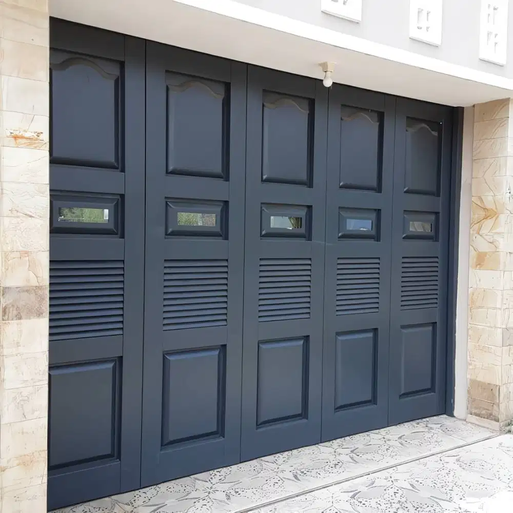 Pintu garasi desain minimalis modern, jasa pasang awet, bergaransi