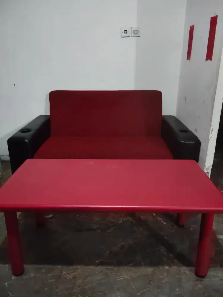 Meja belajar / meja tamu INFORMA + BONUS 2 bangku kecil