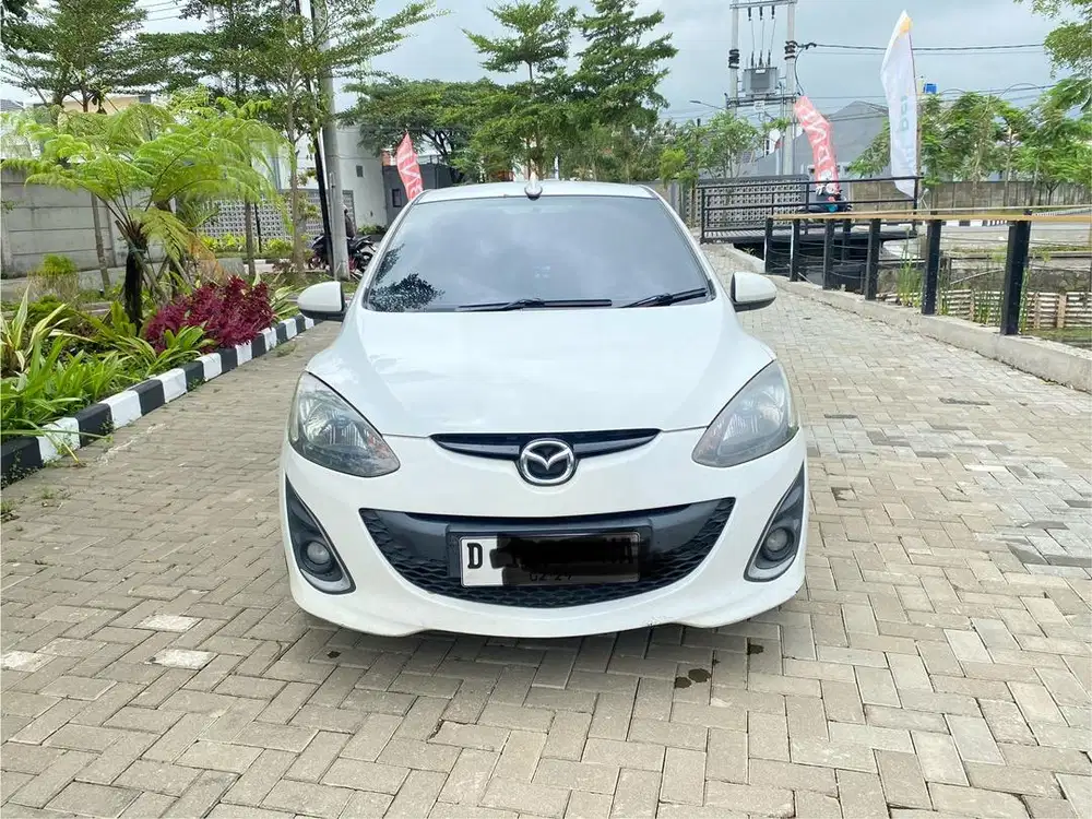 Mazda 2 R AT CBU 2011/2012 Siap pakai