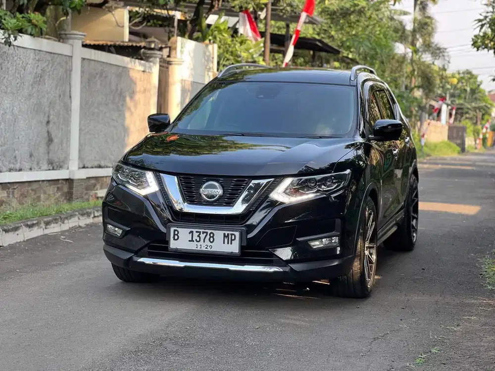 TERMURAH Nissan Xtrail 2.5 CBU Panoramic Sunroof AT 2019