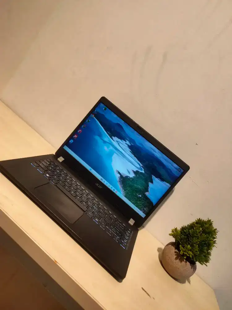 Laptop Acer Core i5 gen 10 tahun muda cocok design editing