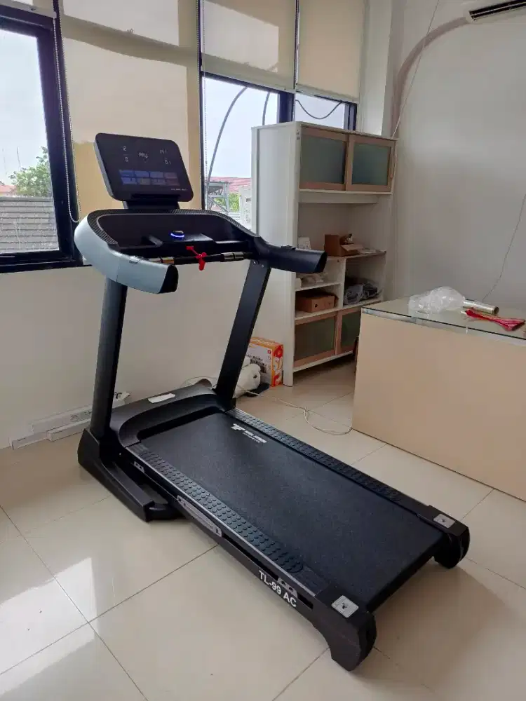 Promo bulan Ramadhan treadmill Commersil bonus stair climber