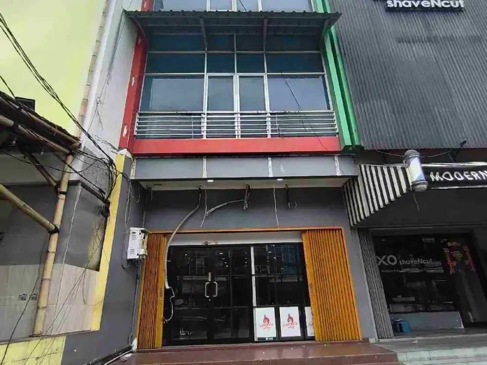 Di jual/sewa Ruko 3 lantai area premium di taman ratu jakarta barat