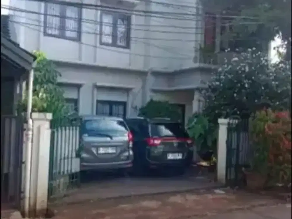 Dijual Rumah 4 Kamar Tidur Luas & Strategis – Jatiwaringin, Bekasi