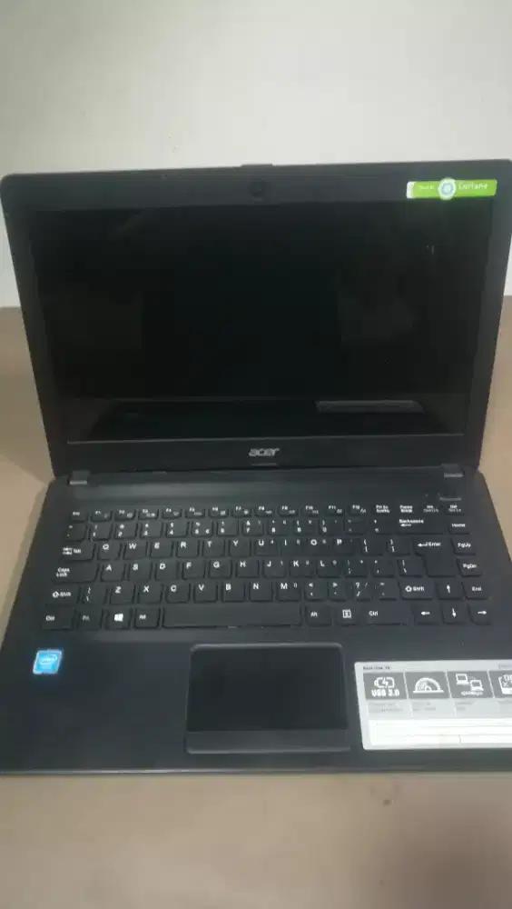 Laptop acer one Z1402