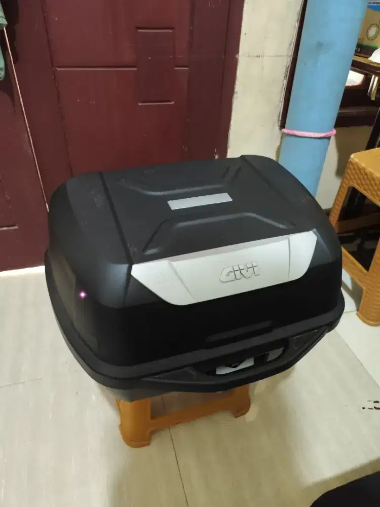 Box givi 43L buat di motor