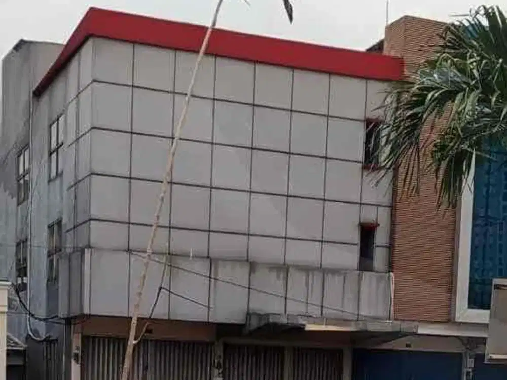 Dijual 2 Ruko Gandeng Ex Showroom Mobil di Jalan Hasibuan Bekasi