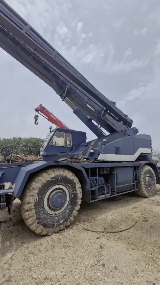 Raughterain crane Kobelco RK450 tahun 2012