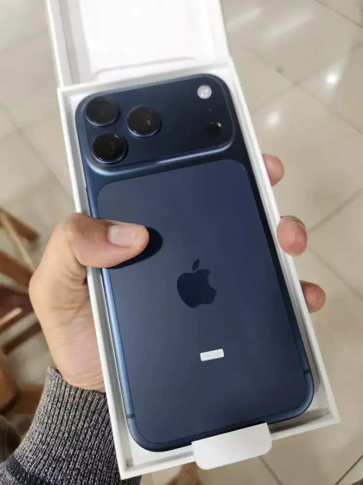 Iphone 17 pro max 512gb like New tanpa minus bh 100%