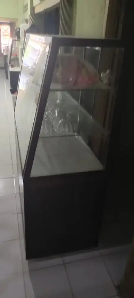 Jual Etalase kaca bahan alumunium