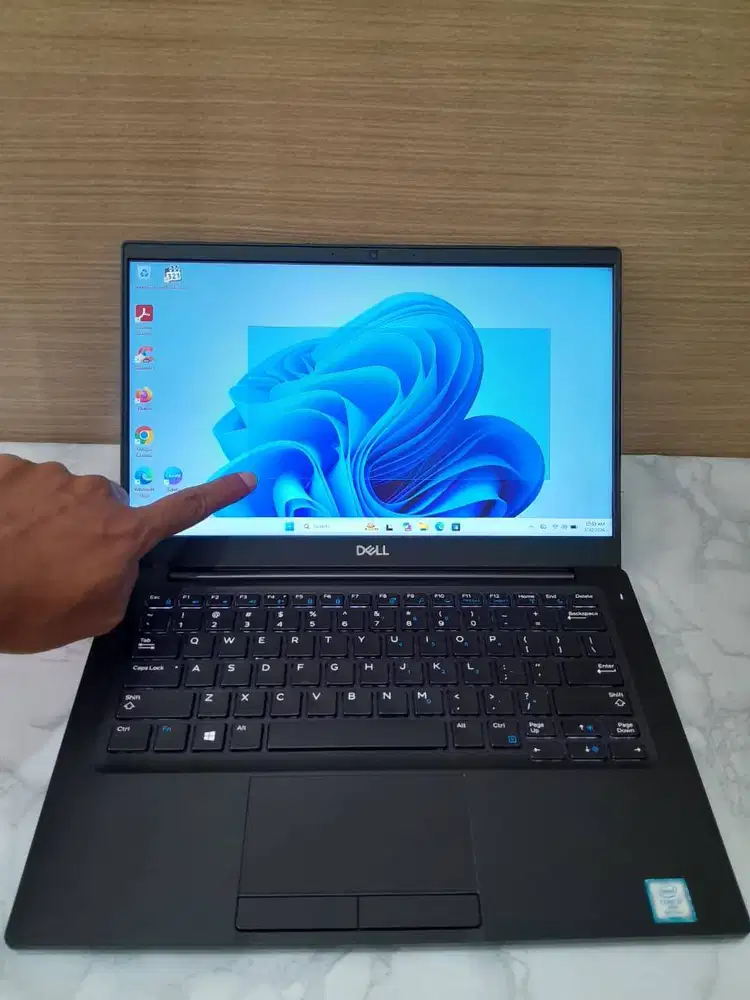 DELL Latitude 7390. Core i7 Gen8. Ram 16GB. SSD 256GB.Touchscreen 13.3