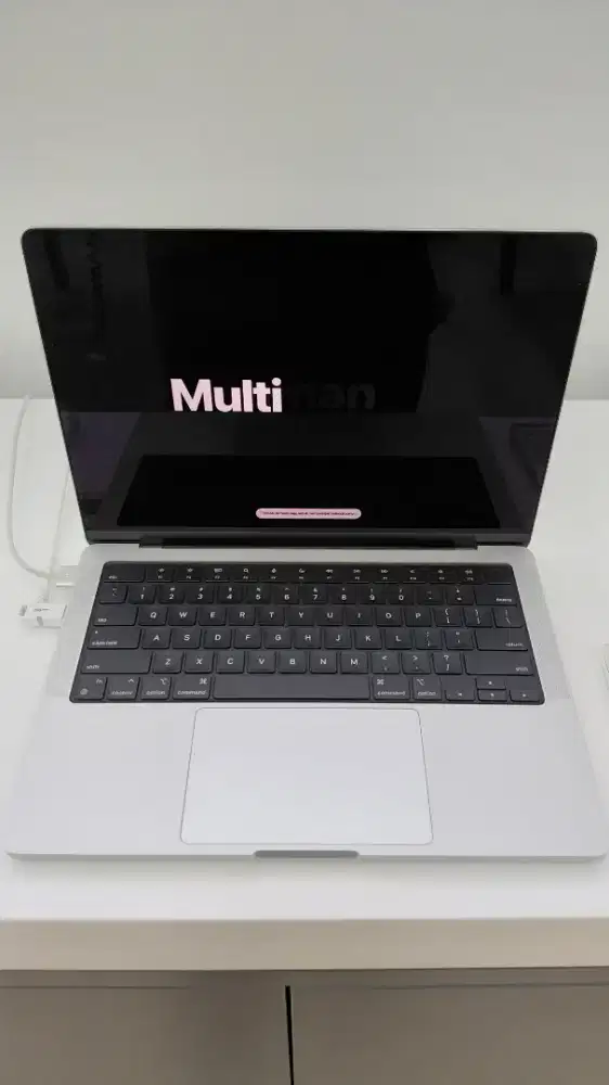 MacBook Pro 14 inci 16/512GB