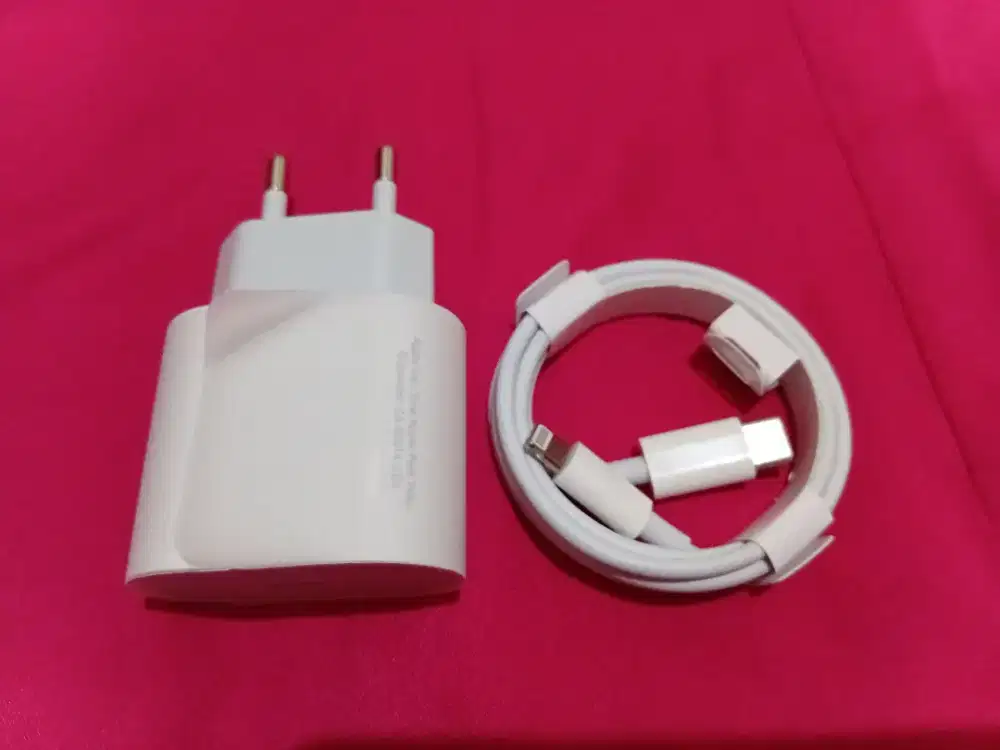 Charger Iphone 13Pro 20watt+Kabel Data Tipe C To Lighting
