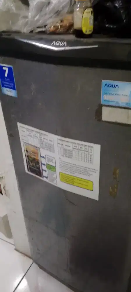 Kulkas bekas merk aqua