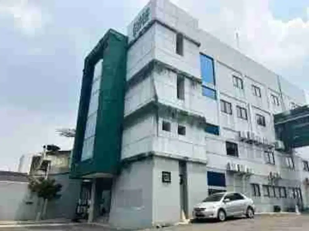 Gedung Raya Tebet Parkir Luas