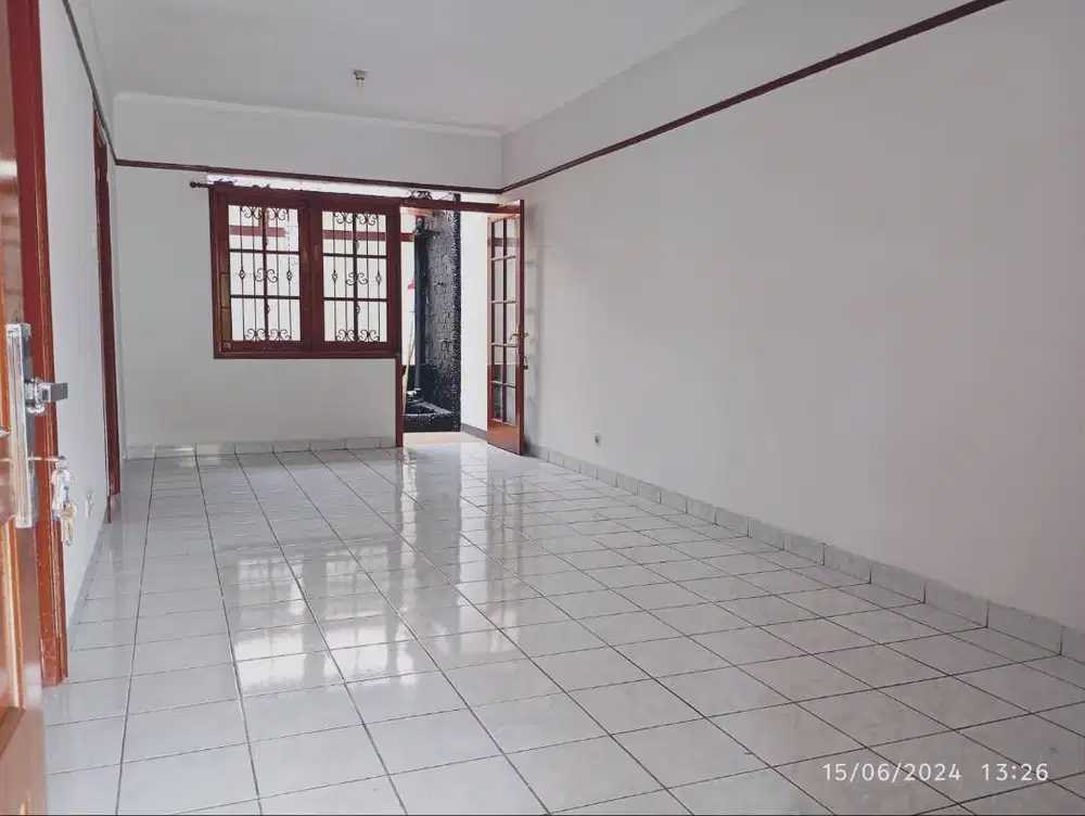 Disewakan Rumah  2 Lantai Dekat Ke Pasar Atas Cimahi Utara