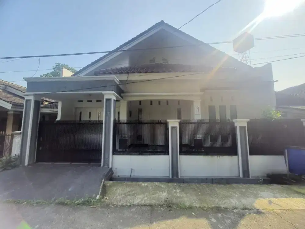 DIJUAL RUMAH MINIMALIS  TERAWAT DAN ASRI DI DEPOK TIMUR SUKMAJAYA