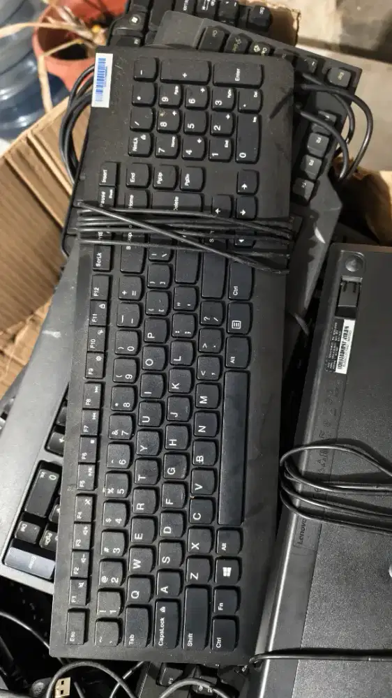 Keyboard Komputer Merk Dell dan Lenovo