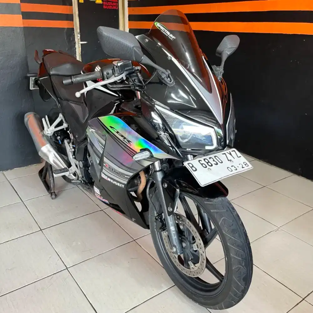Honda CBR taun 2015