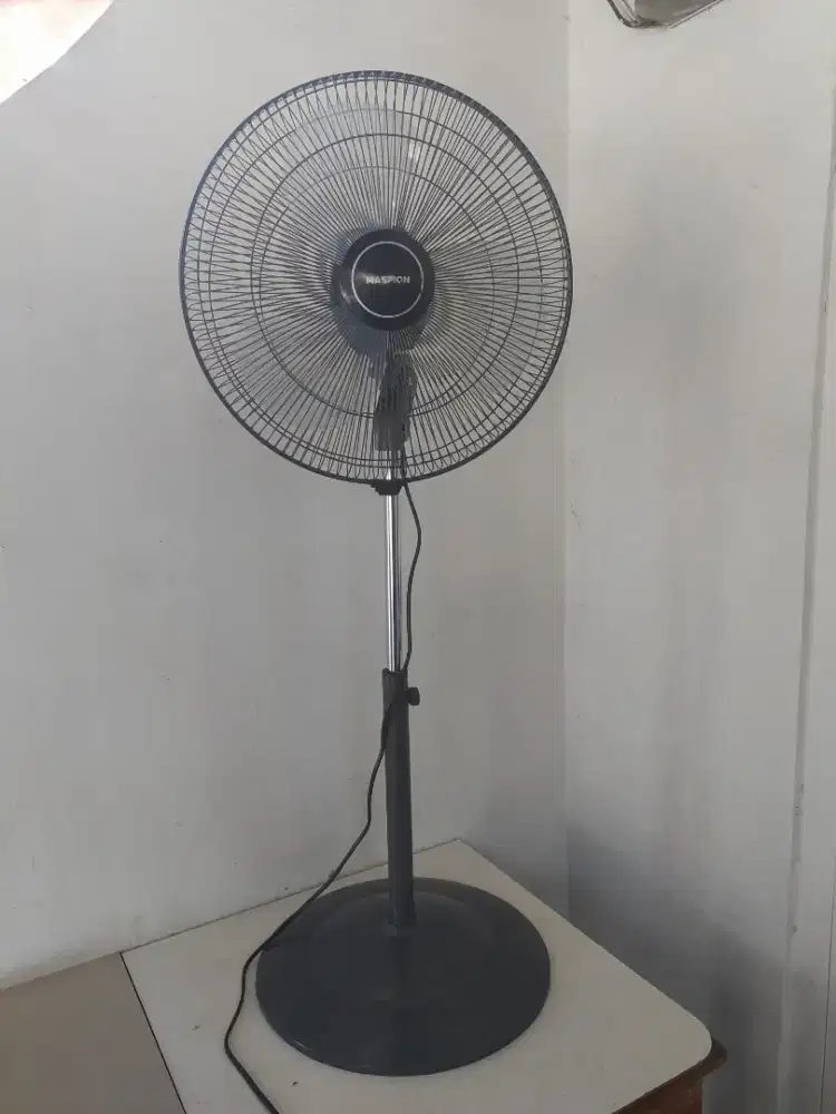 Kipas angin berdiri Maspion F-412S