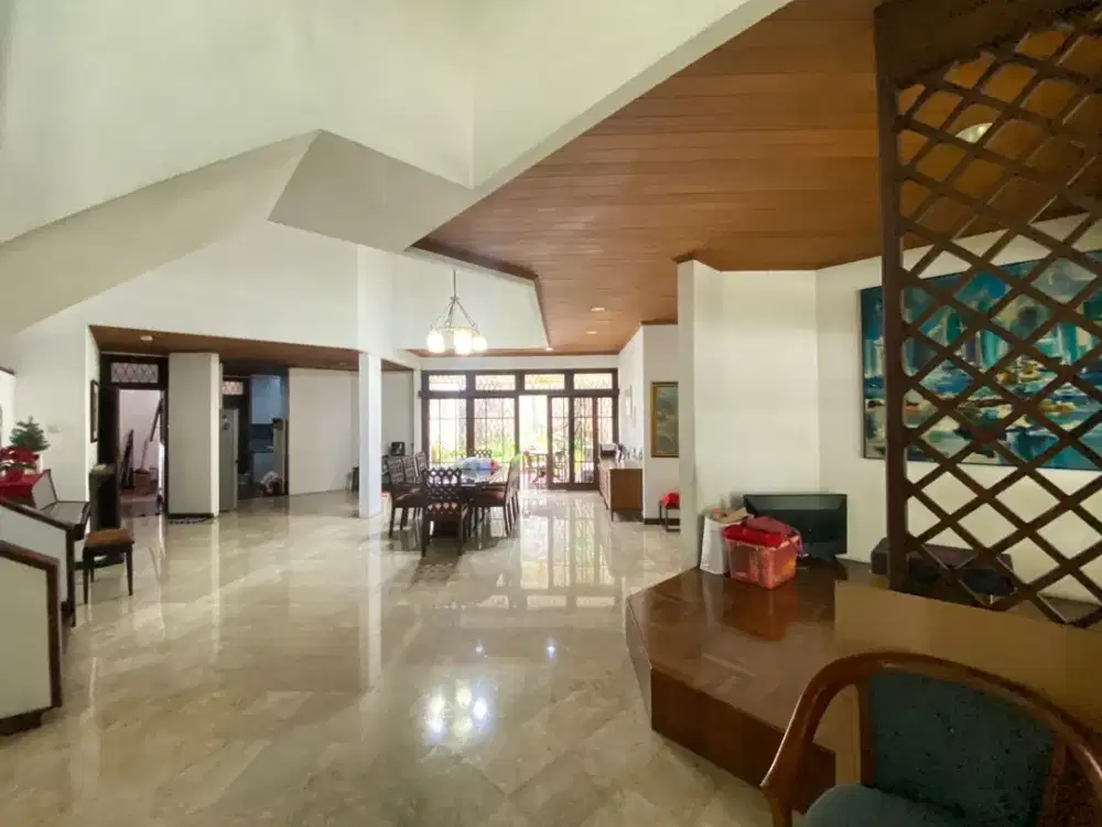 Bintaro Sektor 1 Rumah Luas 835 Taman Luas Siap Huni